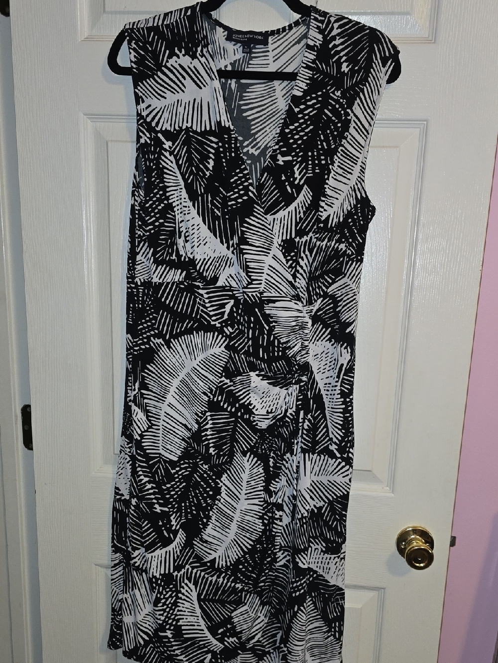 Jones New York Black and White Palm-Print Midi Dress